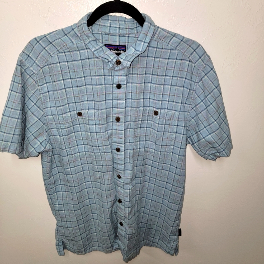 #308 Patagonia men's button-up shirt size M